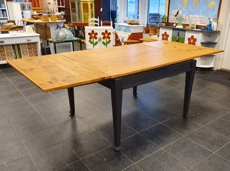 Matsalsbord + 10 stolar "Gästabud"