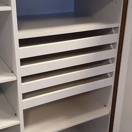 Serveringsskåp "Renoveringsuppdrag"