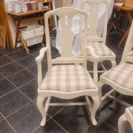 Matsalsstolar "Renoveringsuppdrag"