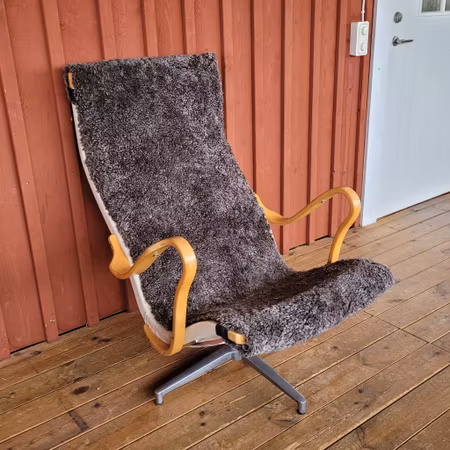 Fåtölj Pernilla (Bruno Mathsson)"Renoveringsuppdrag"
