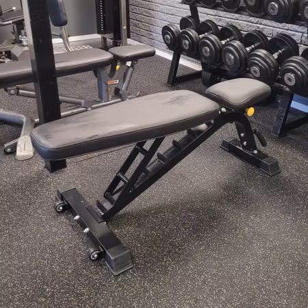 Gym-möbler "Renoveringsuppdrag"