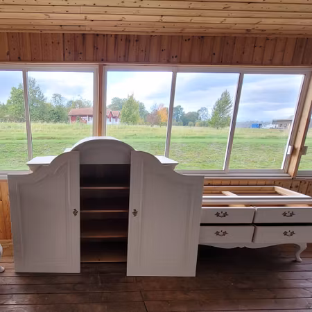 Matsalsmöbel "Renoveringsuppdrag"