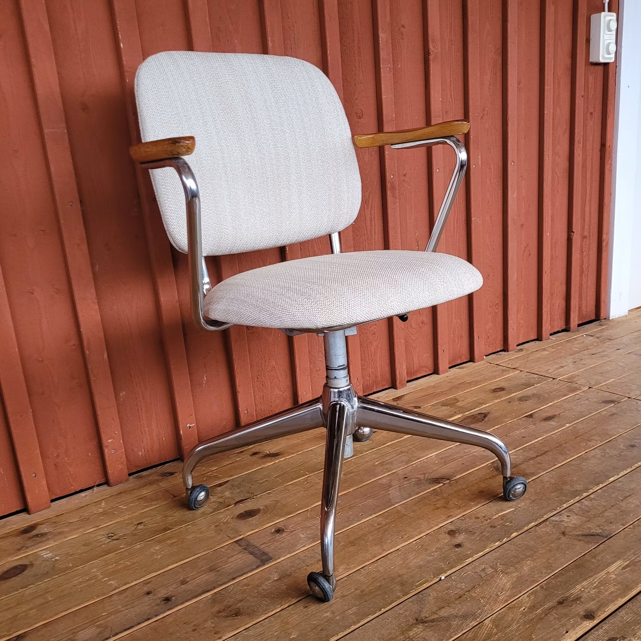 Kontorsstol "Renoveringsuppdrag"