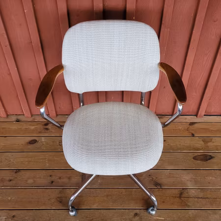 Kontorsstol "Renoveringsuppdrag"