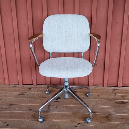 Kontorsstol "Renoveringsuppdrag"