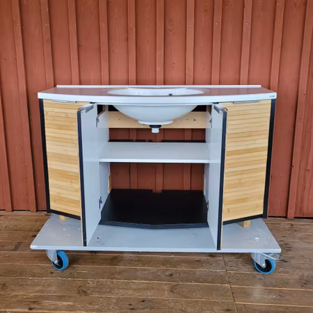 Badrumsskåp"Renoveringsuppdrag"