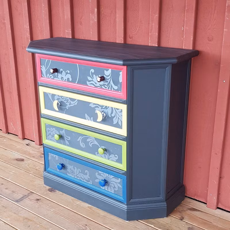 Byrå "Childish"