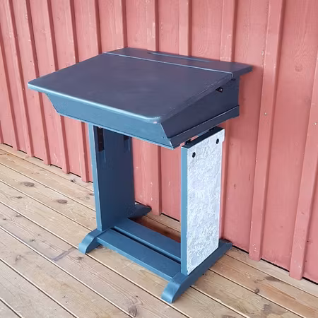 Sminkbord / Skrivpulpet /Databord "skolka"