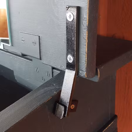 Sminkbord / Skrivpulpet /Databord "skolka"