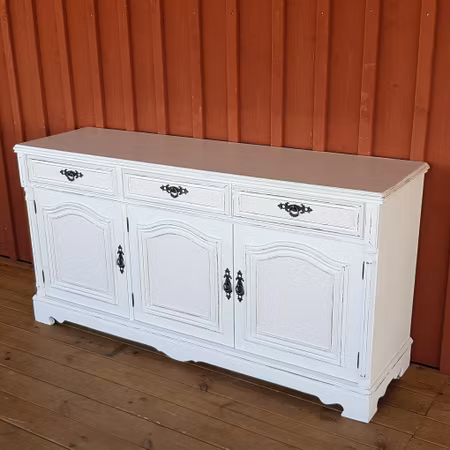 Skänk "shabby"