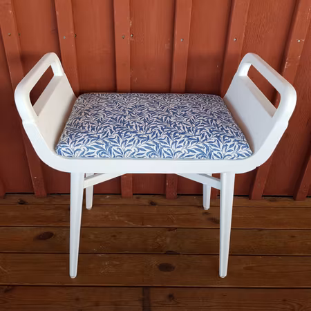 Karmstolar + pall "Renoveringsuppdrag"