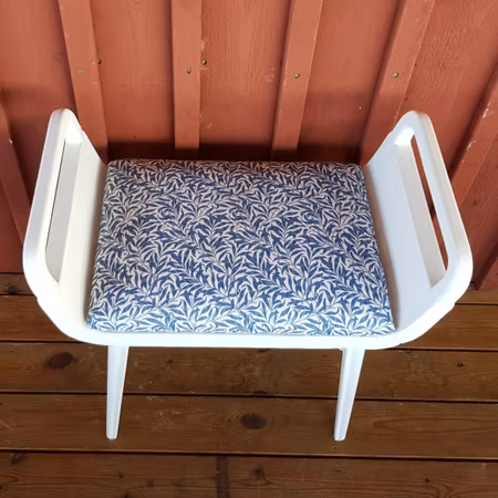 Karmstolar + pall "Renoveringsuppdrag"
