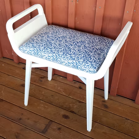 Karmstolar + pall "Renoveringsuppdrag"