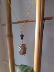 Halsband med polerad ametist