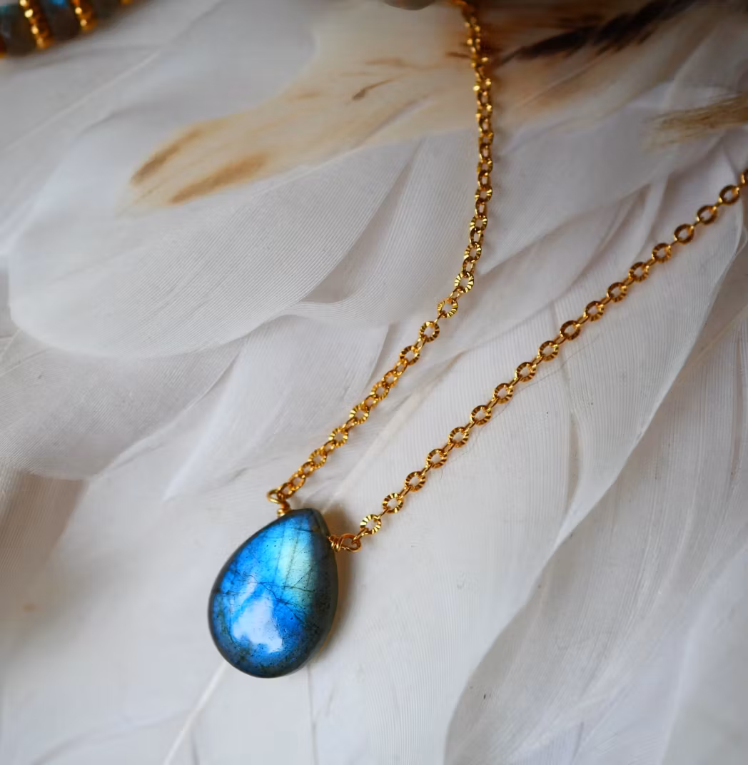 Nora Halsband Labradorit