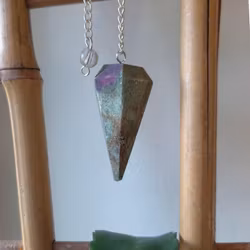 Polerad Pendel Rubin med Zoisit Nr 2