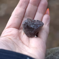 Liten Rå Rökkvarts