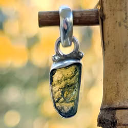 Hänge Rå Moldavit , 925 Sterling Silver ca 1,9 gram