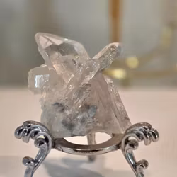 Kluster Av Bergkristall 39 g Med Inklusioner