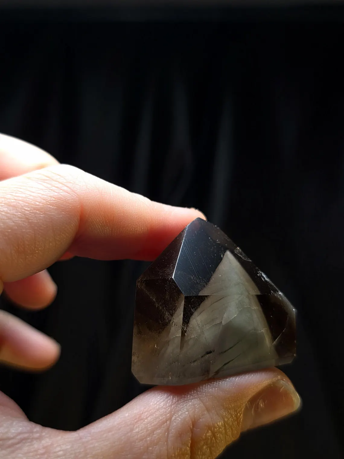 Lodolit Rökkvarts Med "Isberg"