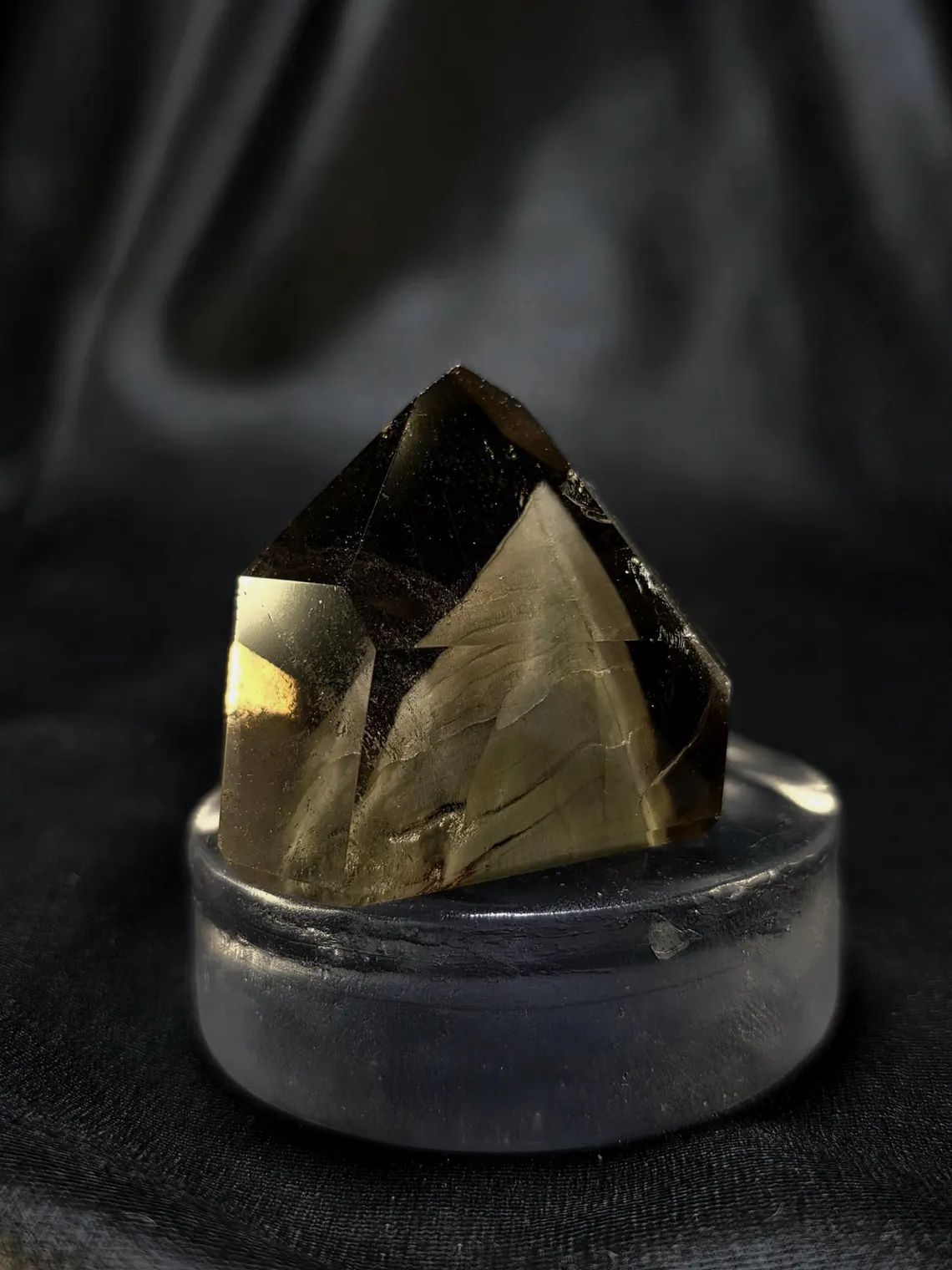 Lodolit Rökkvarts Med "Isberg"