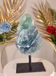 Rå Fluorit Med Ställning