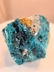 Rå Dioptas Med Kvarts & Malakit På Matrix