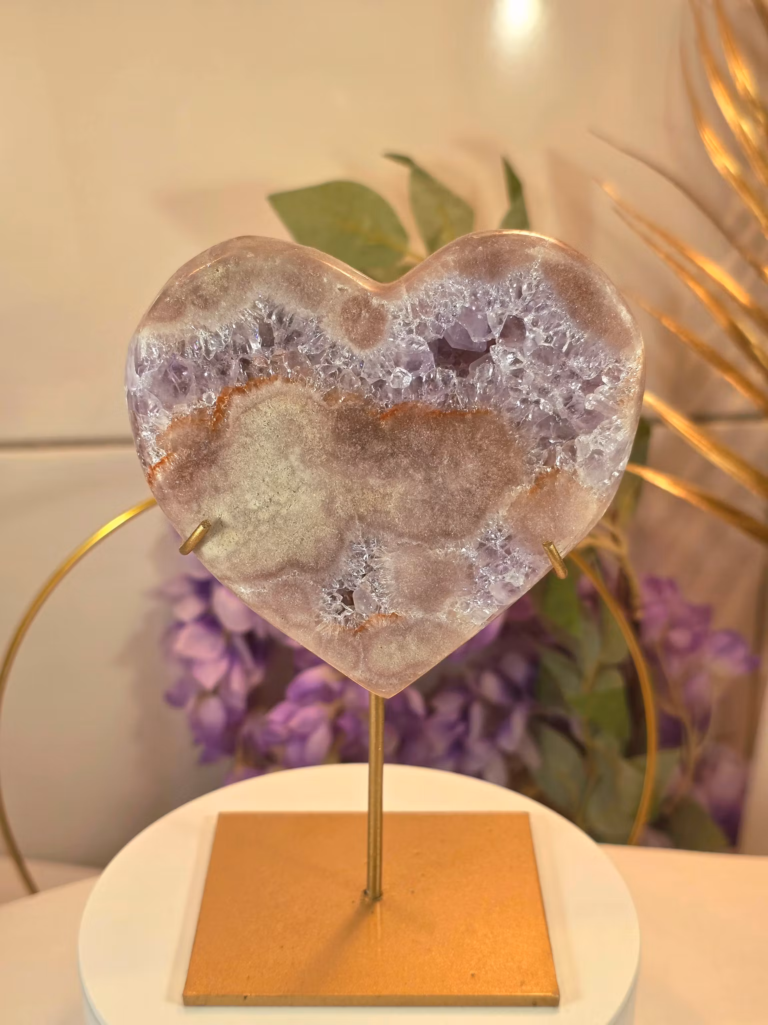 Rosa Ametist Hjärta På Ställning