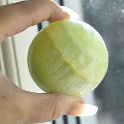 Klot av Pistagekalcit