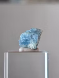 Rå Santa Maria akvamarin, 4,75 ct, Santa Maria de Itabira, Brasilien. Beryll