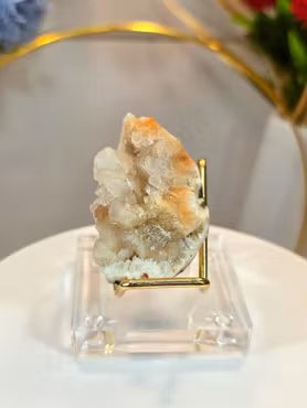 Heulandit med zeolitmineral runt kanter, ev scolecit