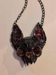 Fladdermus Med Röd Granat