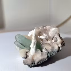 Grön Apofyllit Med Stilbit & Scolecit Spray