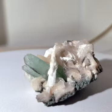 Grön Apofyllit Med Stilbit & Scolecit Spray