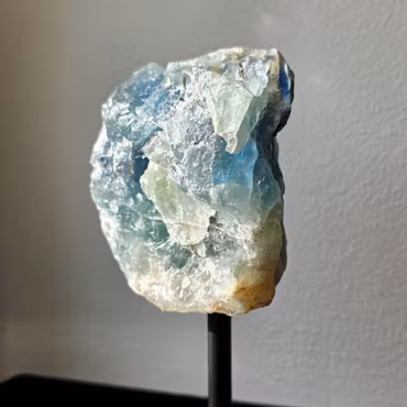 Kopia Rå Fluorit Med Ställning nr 2