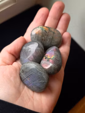 Labradorit Handsten Hög Kvalitet