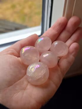 Aura Rosenkvarts, Cuddle stones