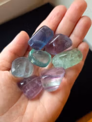 Fluorit Regnbåge Trumlad 3 cm