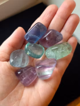 Fluorit Regnbåge Trumlad 3 cm
