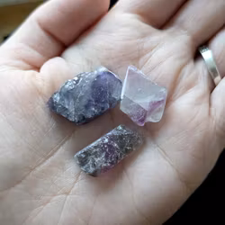 Rå Regnbågsfluorit