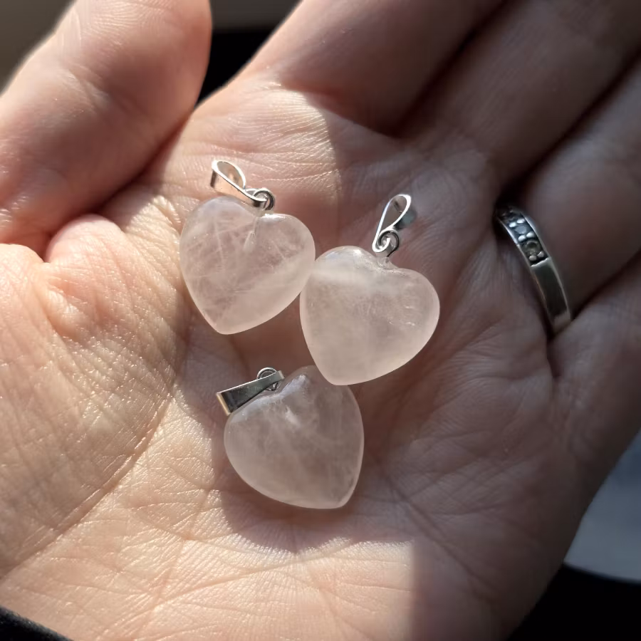 Hänge Rosenkvarts Hjärta