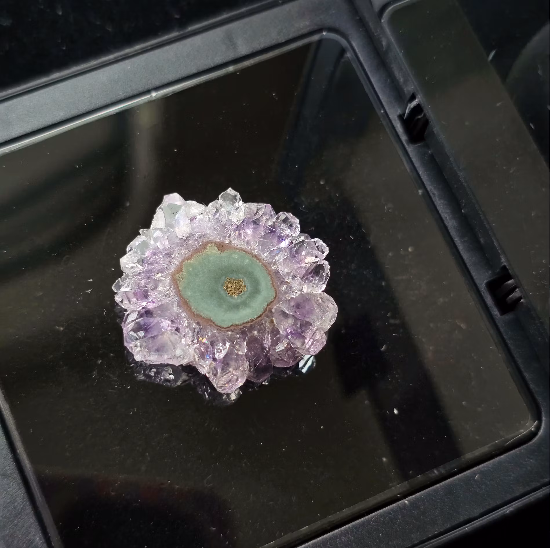 Ametist Stalaktit I Display