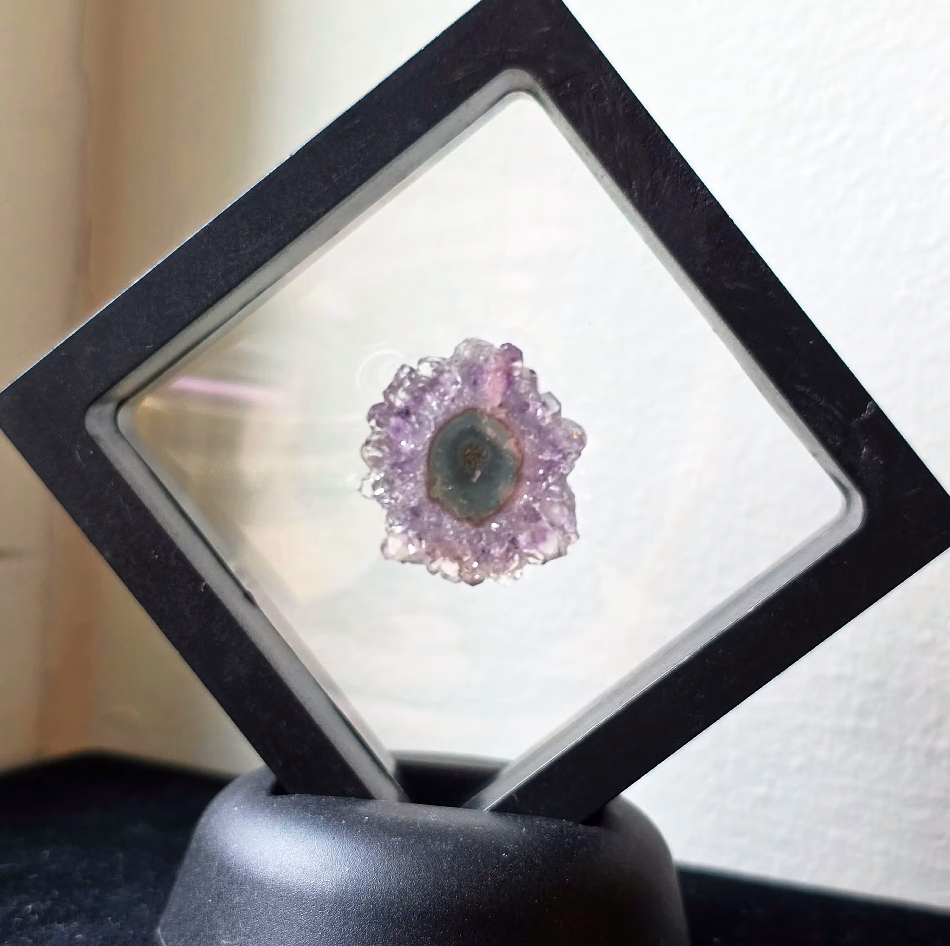 Ametist Stalaktit I Display