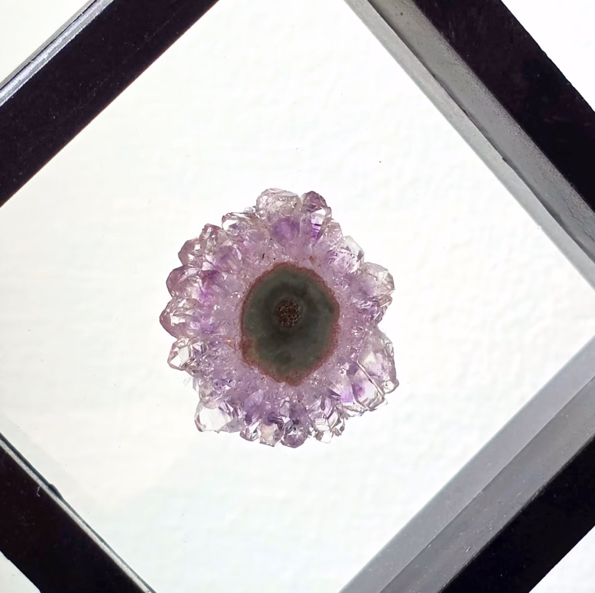 Ametist Stalaktit I Display