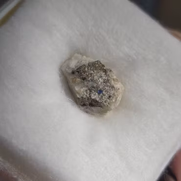 Malm med Guld i Matrix 1,05 gram Bergslagen Sverige Display