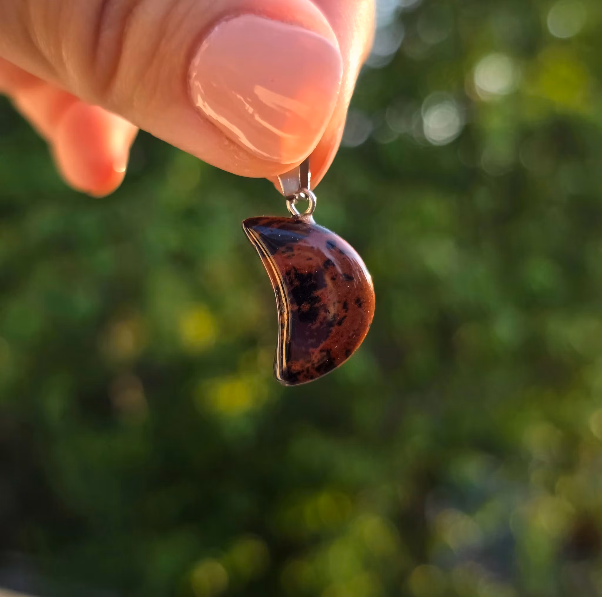 Hänge Måne Mahogny Obsidian