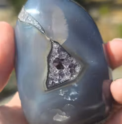 Bicolor Agat Med Druzy Polerad Uruguay 230 g