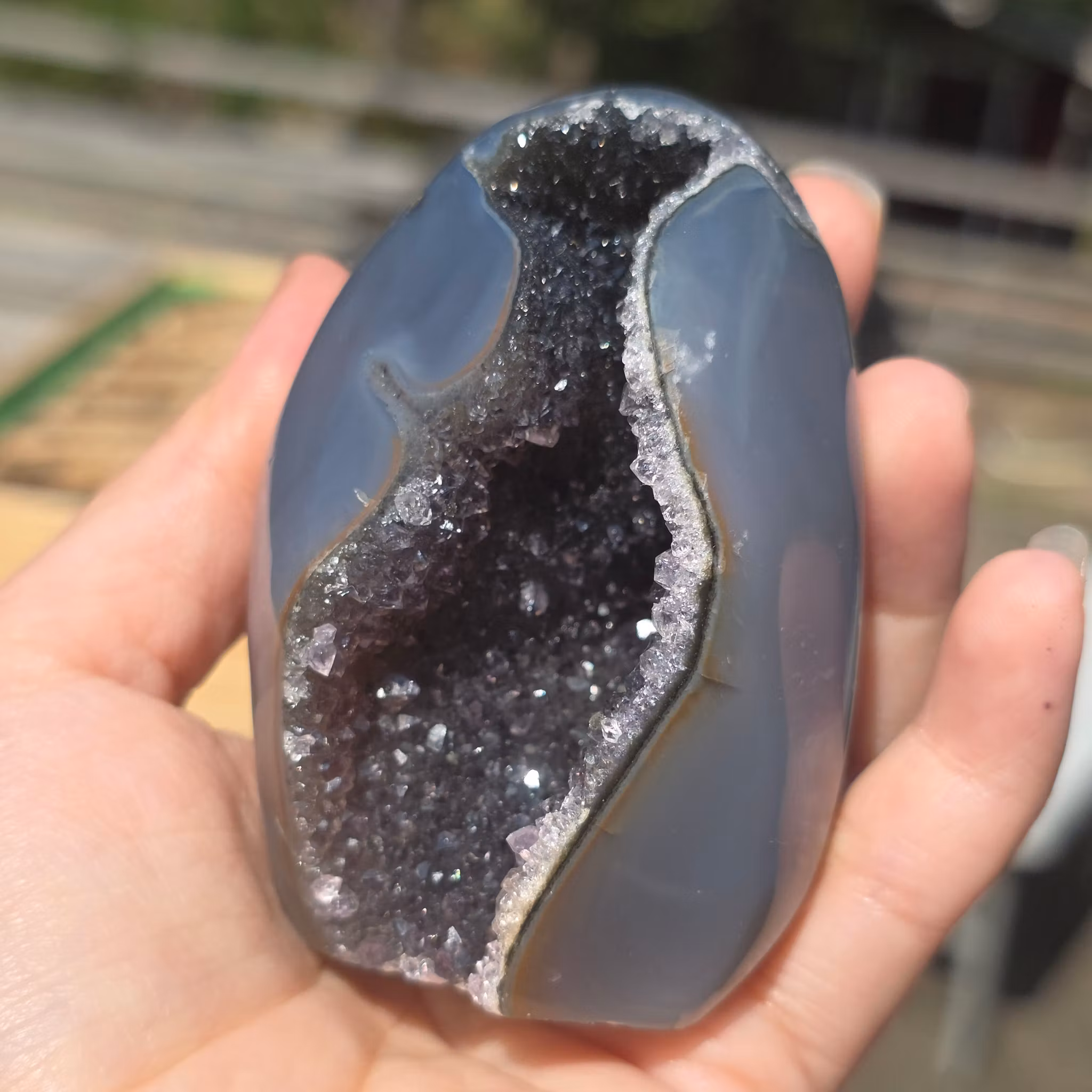 Bicolor Agat Med Druzy Polerad Uruguay 230 g