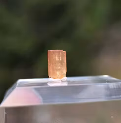 Rå Imperial Topas Ouro Preto, 0,75 ct