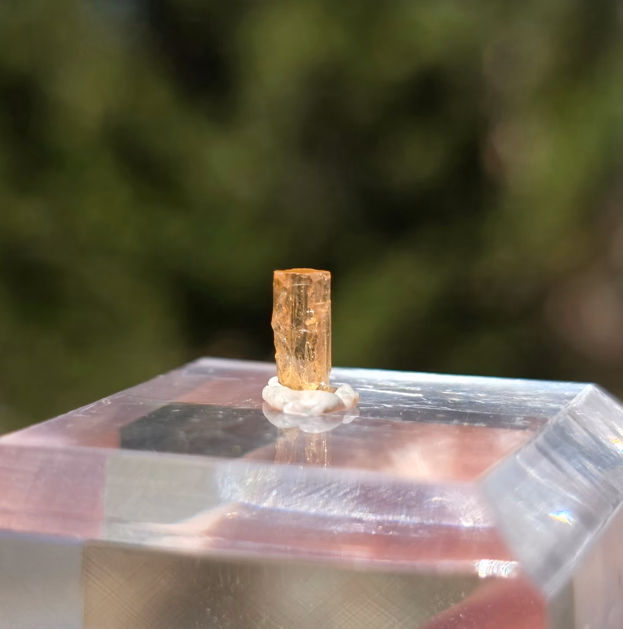 Rå Imperial Topas Ouro Preto, 0,60 ct